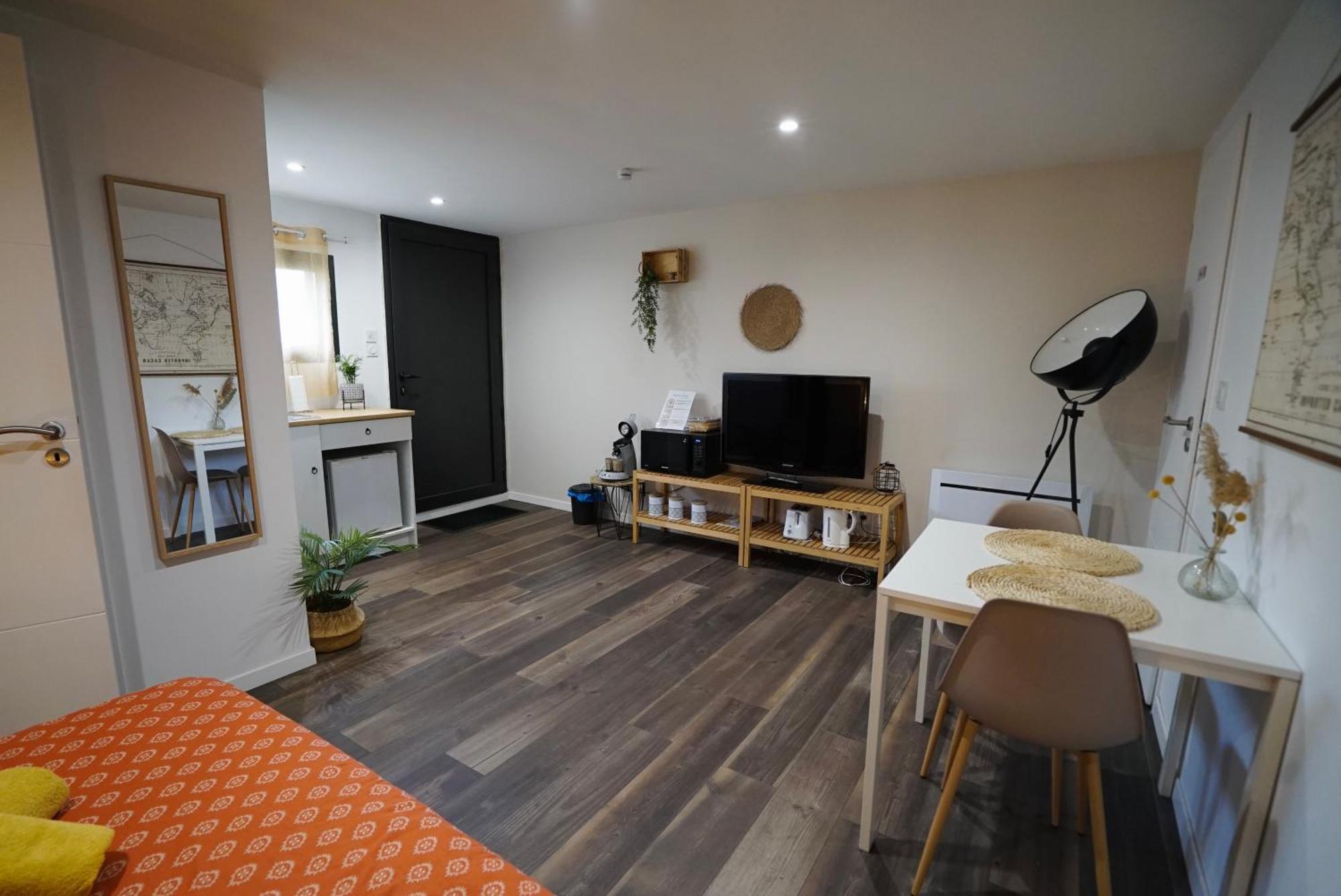 Studio Independant A 20Min Des Plages Castelnau-de-Guers المظهر الخارجي الصورة